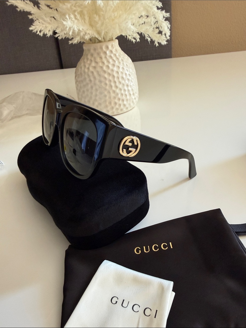 NWT , Gucci Women’s GG0142SAN  55mm Sunglasses black & gold - Picture 3 of 9